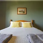 London, Putney, Roehampton